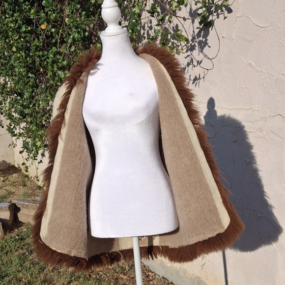 Alpaca Wool Women Open Front Two-Tone Beige and Brown Trim Sweater Jacket (READ) - Picture 12 of 16